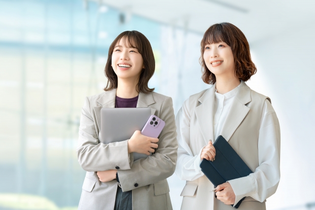 【髪色ネイルほぼ自由！】＜事務職デビュー応援＞大手通信会社で申し込み入力や商品の発送などの事務